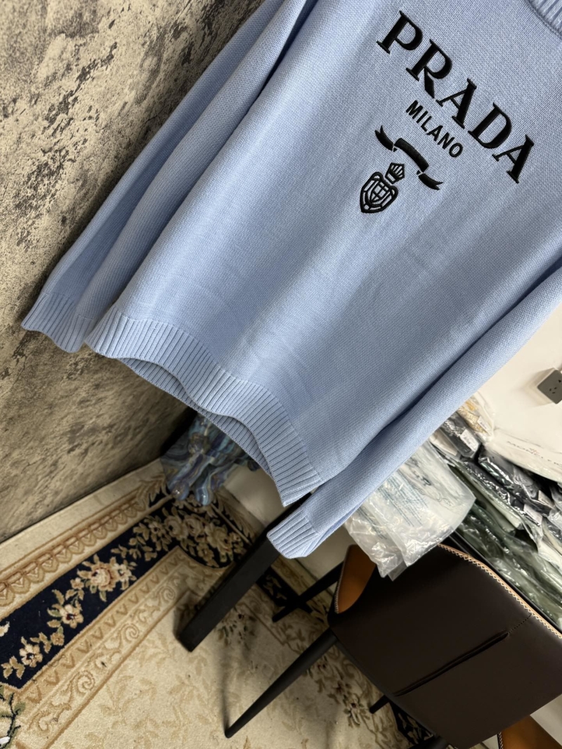 Pra*a sweater